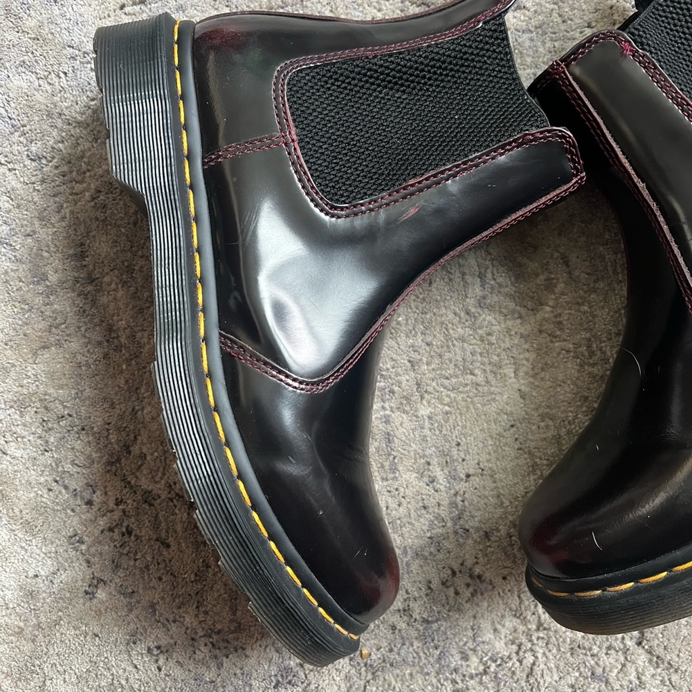 Dr. Martens Womens Chelsea boots size 9 - Picture 2 of 8